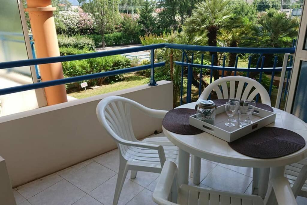 T2 Climatise A 5 Minutes A Pied De La Plage Avec Parking, Piscine Et Wifi Fréjus 外观 照片