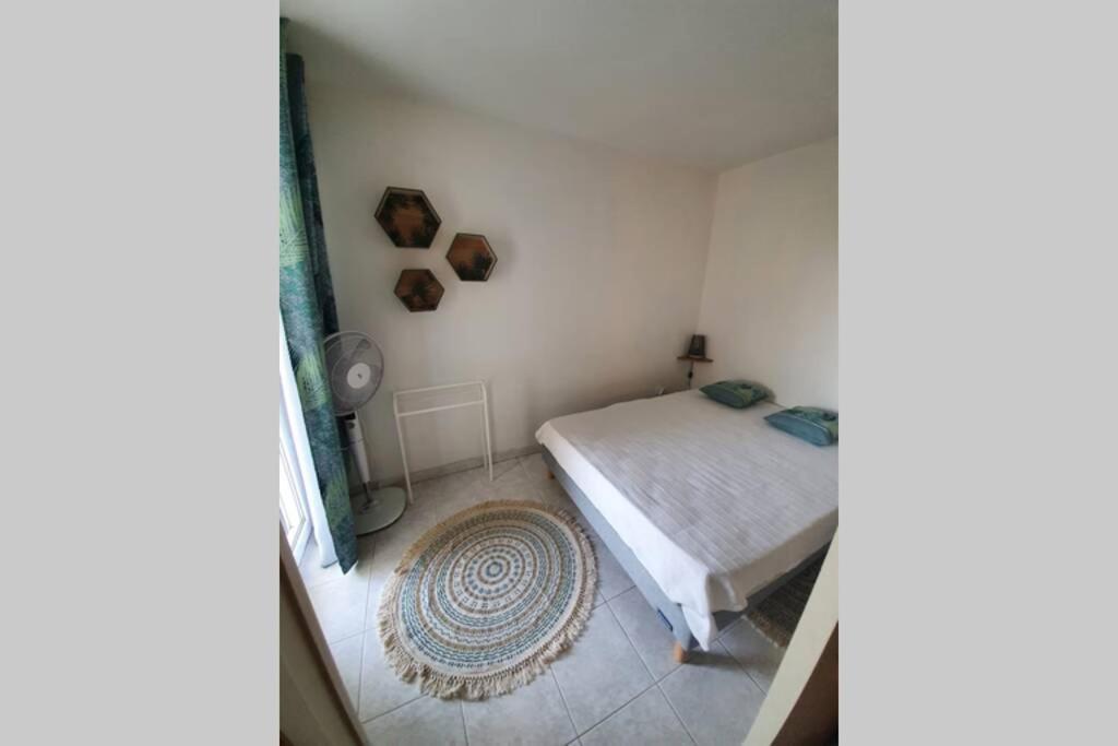 T2 Climatise A 5 Minutes A Pied De La Plage Avec Parking, Piscine Et Wifi Fréjus 外观 照片